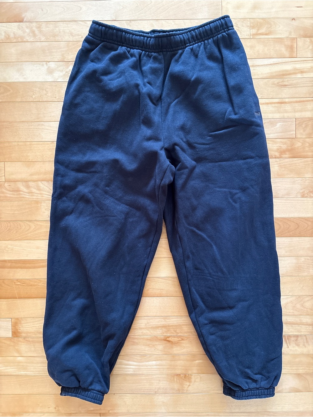 Aritzia TNA Cozy Sweatfleece Mega Jogger in Black - Size Medium - Picture 4 of 7